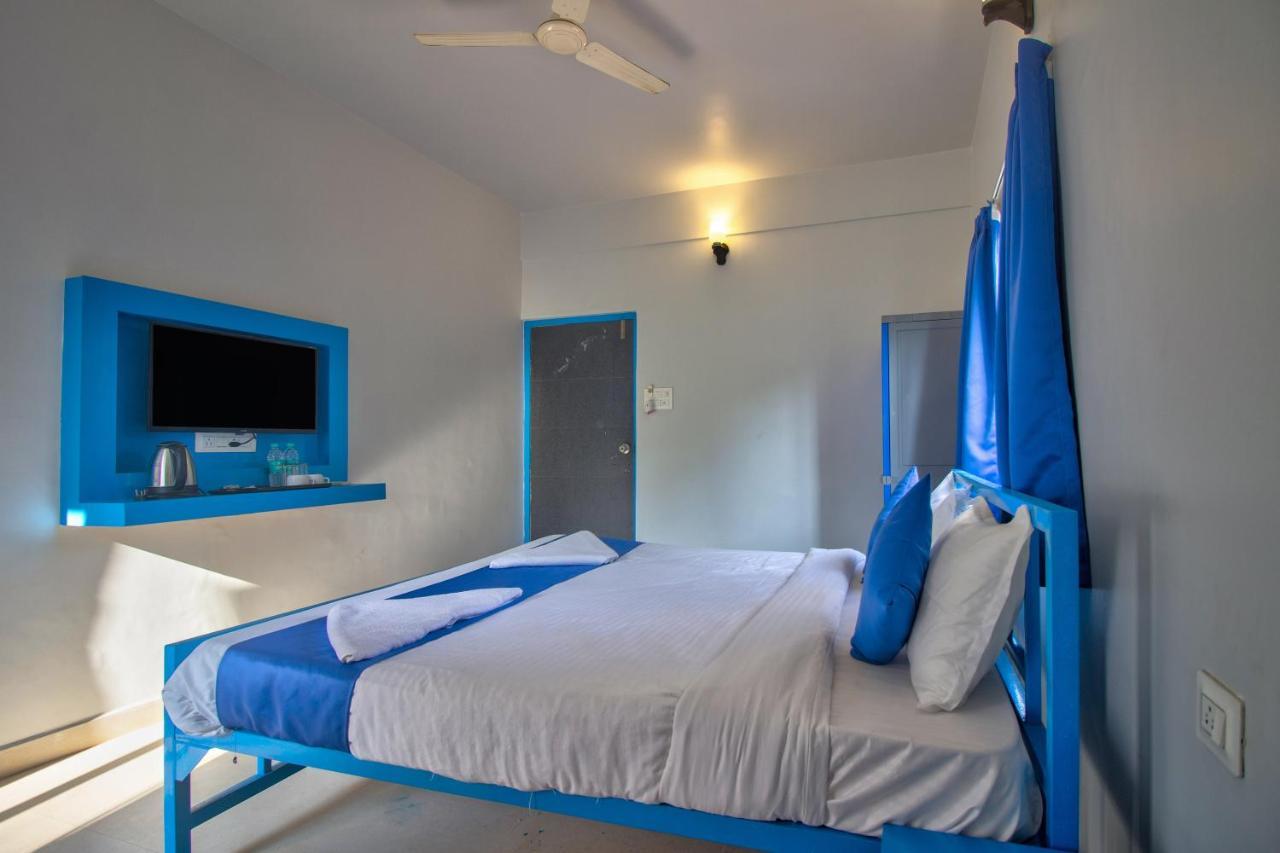 Mandrem Retreat Beach Resort Velha Goa Exterior foto